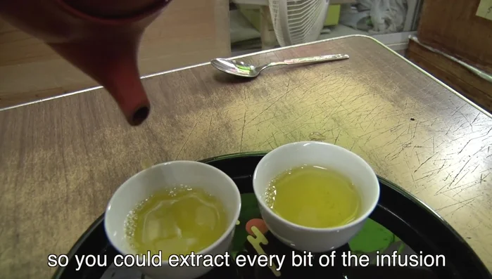 Pour every last drop to extract all the infusion.