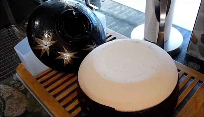 Allow the donabe to dry completely by placing it upside down to prevent moisture and mildew.