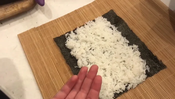 Prepare sushi rice (or use regular rice with rice vinegar and sugar for a sweet and sour taste).