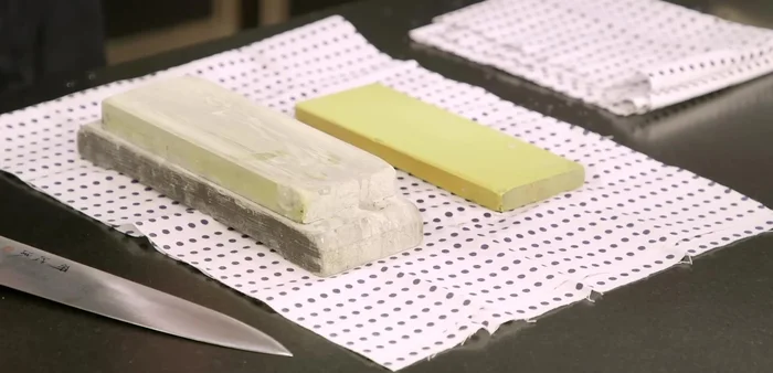 Use the finishing stone: Once the burr is even, switch to a higher grit finishing stone (e.g., 8000 grit). Use the same technique as above, but apply lighter pressure.