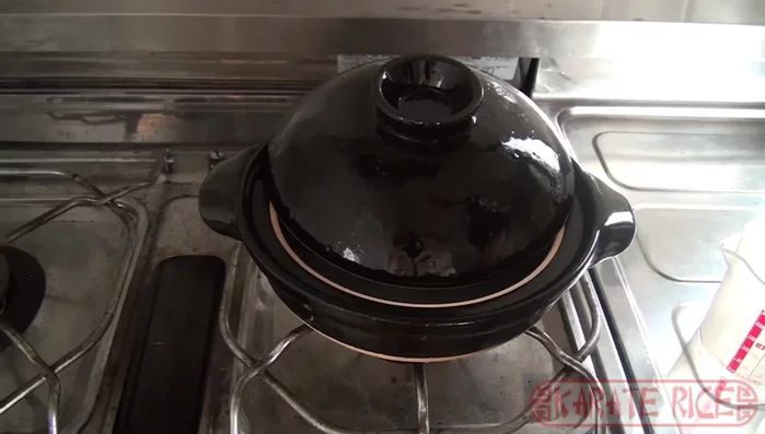 Turn off the heat and let the rice steam for another 15-20 minutes.