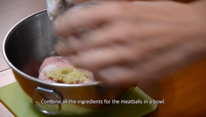 Combine all ingredients for the meat topping in a bowl. Knead well until shiny. Cover with plastic wrap and refrigerate for 20-30 minutes.