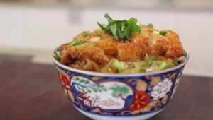 Crispy Chicken Katsudon: 20-Minute Japanese Rice Bowl Recipe