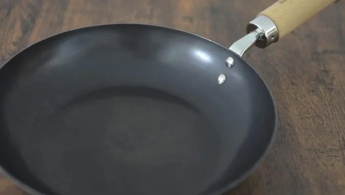 River Light iron frying pan, 10-inch