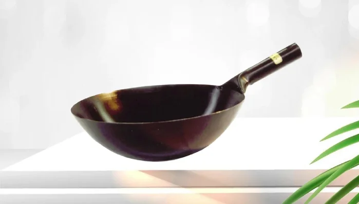 Japanese carbon steel wok with wooden handle