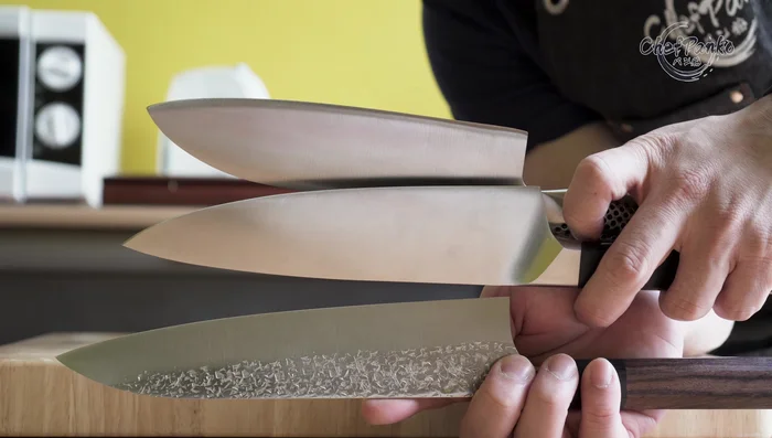 Comparison of Santoku knives