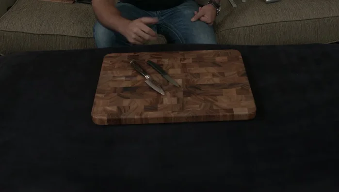 Shun and Victorinox paring knives comparison