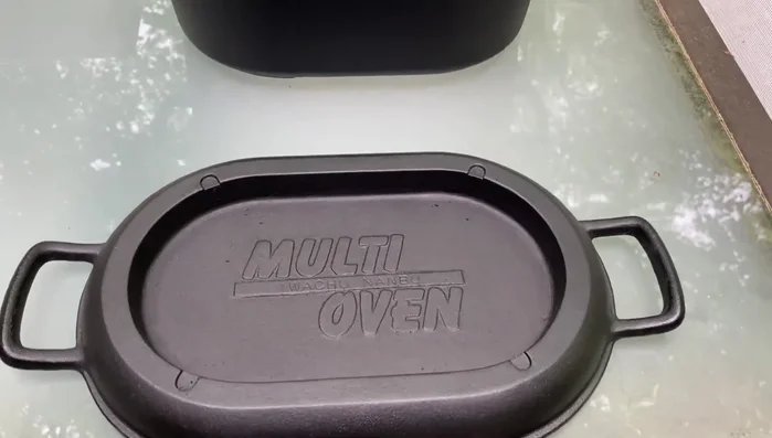 Iwachu Multi Oven lid, spacious charcoal capacity