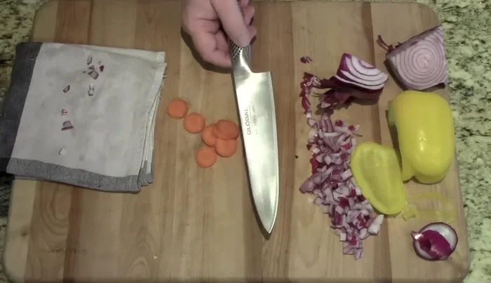 Proper knife handling and food prep