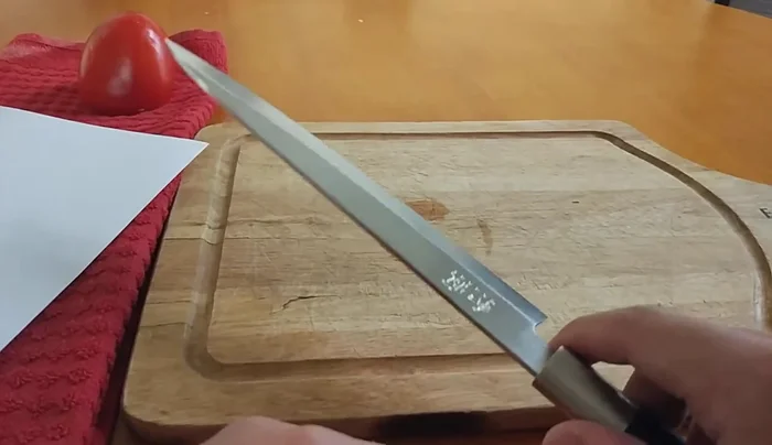 Kai Wasabi Yanagiba knife detail