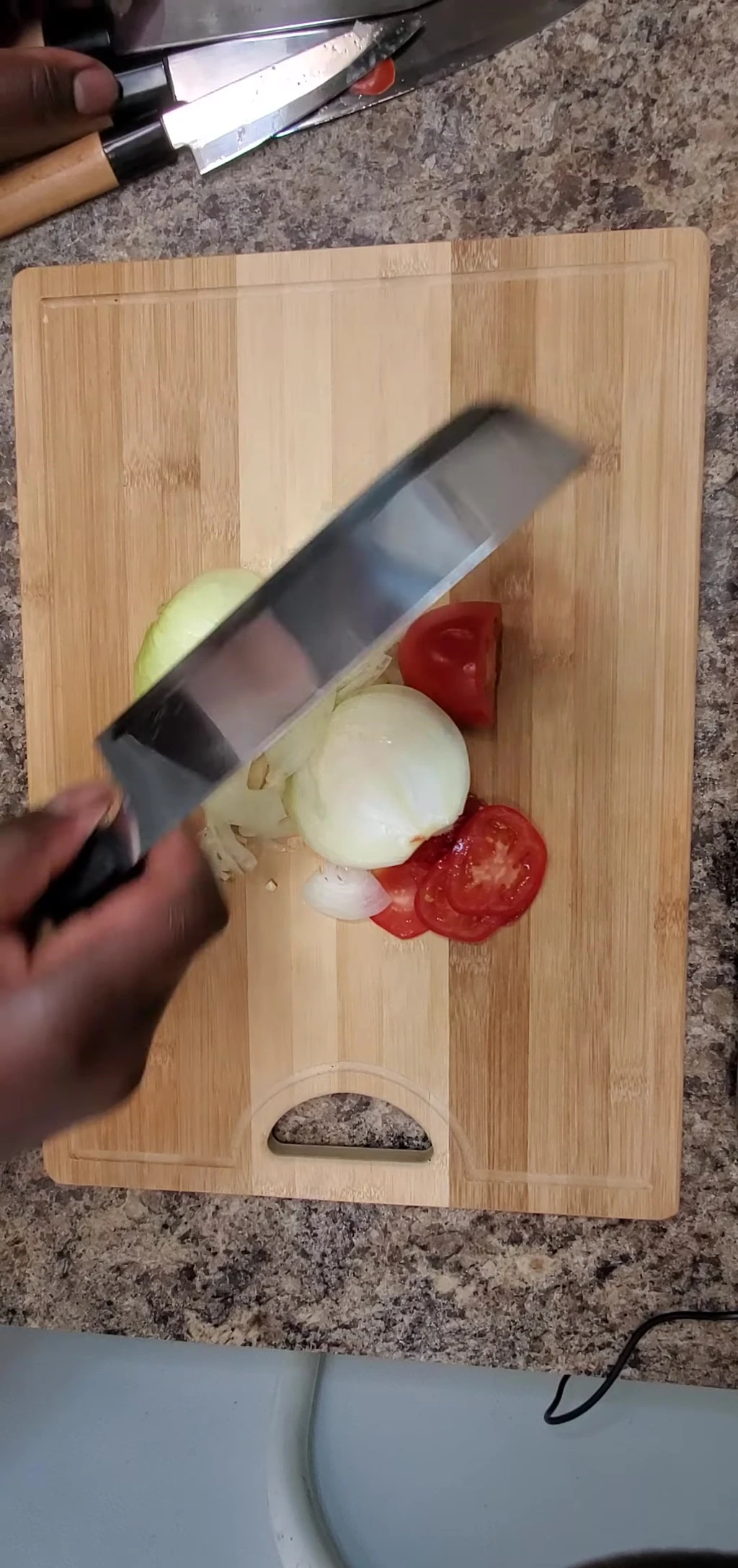 Hiruchi knife set slicing vegetables