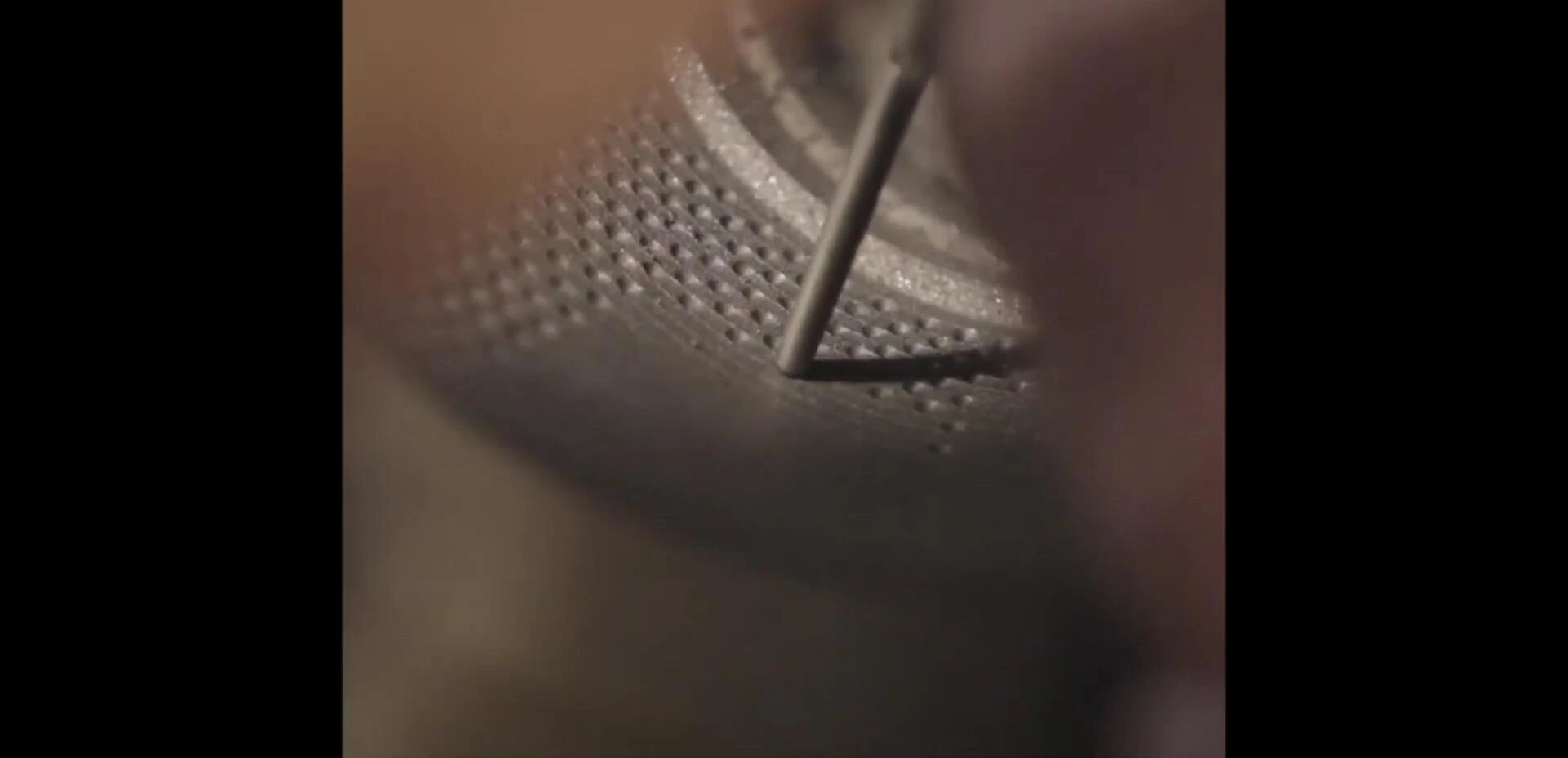 Hand-dotted tetsubin mold detail