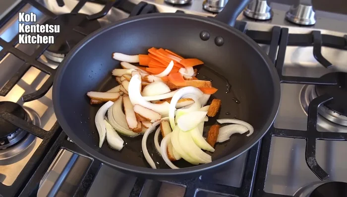 Add the fish paste and stir-fry until softened. [235.159]