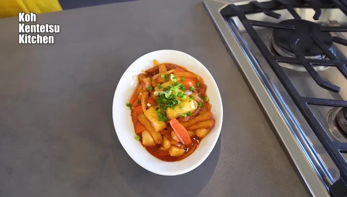 Garnish with green onions (optional) and serve. [399.24]