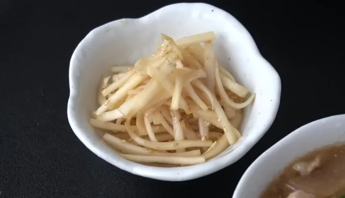 Garnish with green onions.