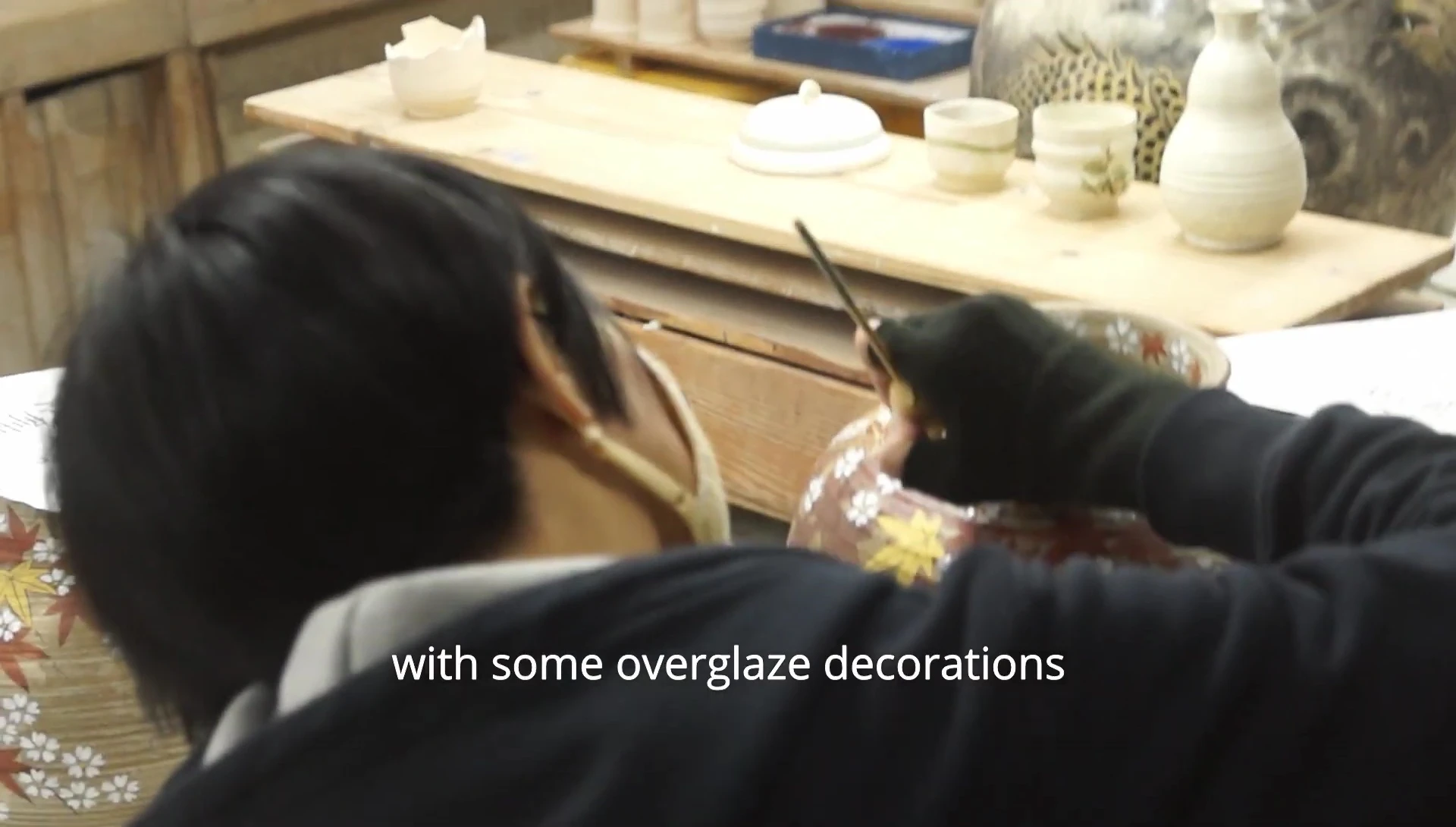Example of the beautifully decorated Kiyomizu-yaki ceramics.