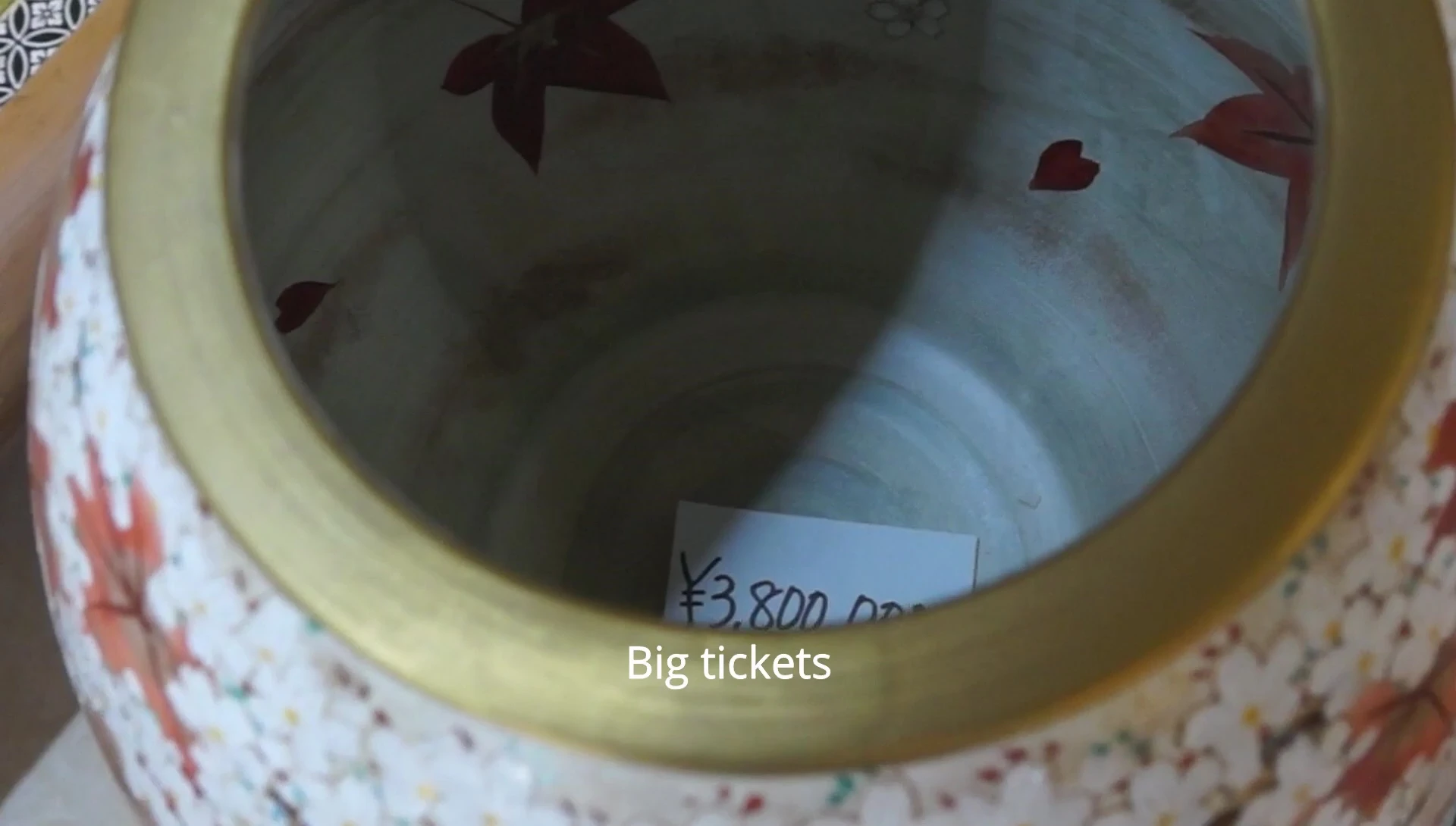 Showcase of high-priced Kiyomizu-yaki ceramics.