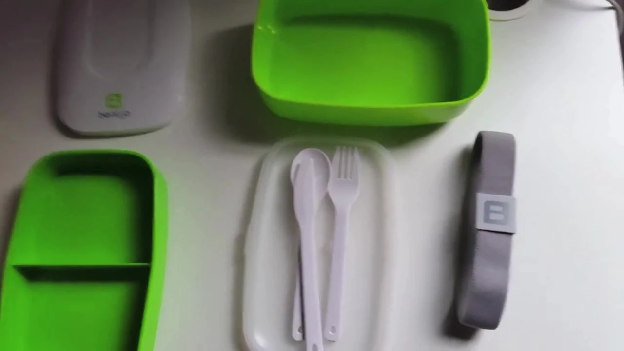 The reviewer recommending the Bentgo Lunchbox.