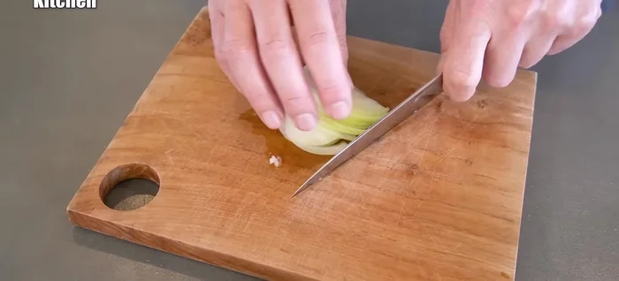 Finely chop the onion.