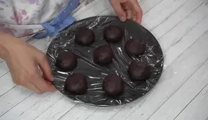 Easy Microwave Chocolate Mochi: Chewy, Gooey Valentine's Treat!