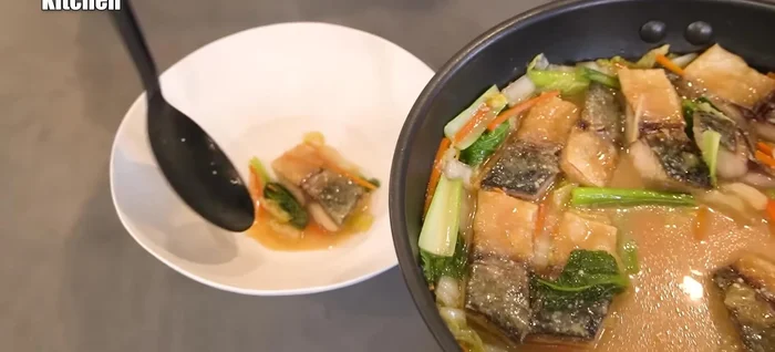 Thicken the sauce with a mixture of water and potato starch, if desired.