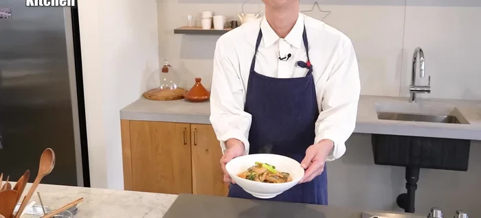 Serve the mackerel and vegetables in the miso stew.