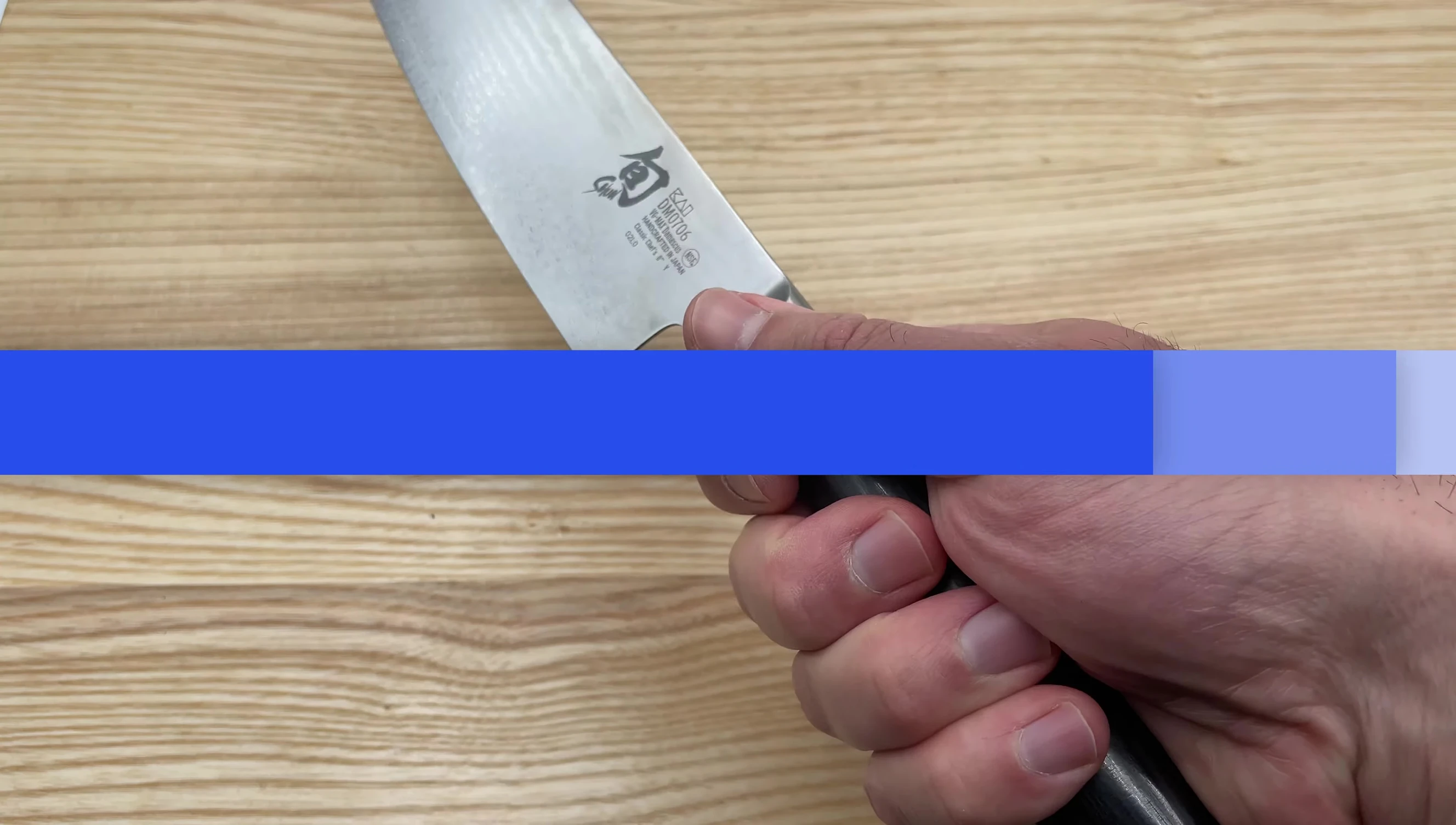 MAC logo and knives