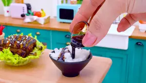 Miniature Grilled Eel Rice Bowl with Oyster Sauce: Easy Japanese Recipe