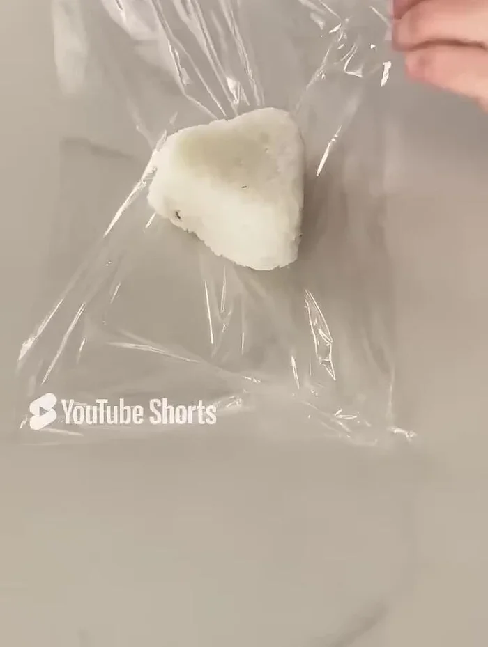 Wrap the onigiri in plastic wrap and refrigerate. It can be enjoyed throughout the week.