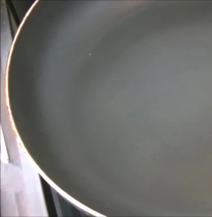 Heat a pan on very low heat.