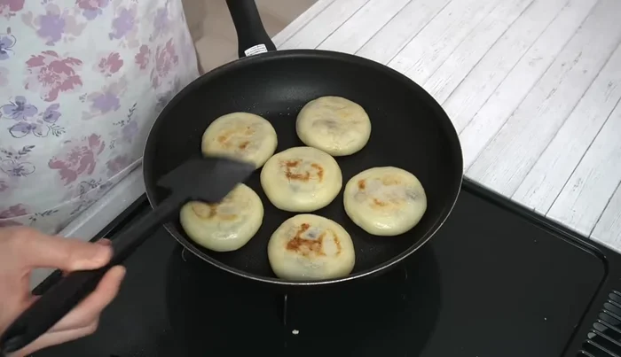 Reduce heat to medium and brown both sides of the mochi until golden and crispy.
