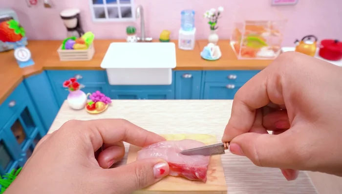 Cut the puffer fish into small pieces.