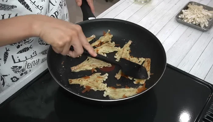Flip again and cook until both sides are golden brown and crispy.