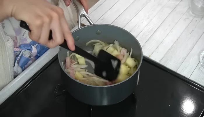 Add garlic and ginger, fry for about 2 minutes.