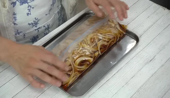 Marinate the onions in the bag for at least an hour. Flip the bag halfway through to ensure even marinating.