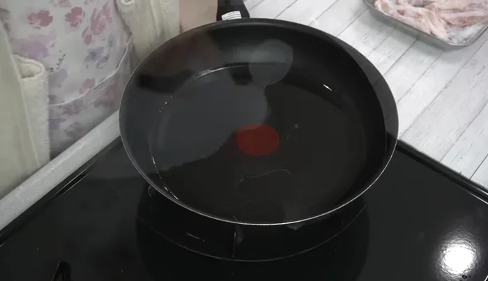 Heat about 5mm of oil in a frying pan over medium heat for about 1 minute.
