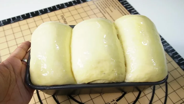 Bake: Bake in a preheated oven at 180°C (350°F) for 35 minutes.
