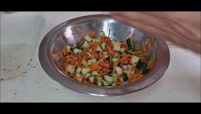 Add a small amount of soy sauce (Timmy Chery).