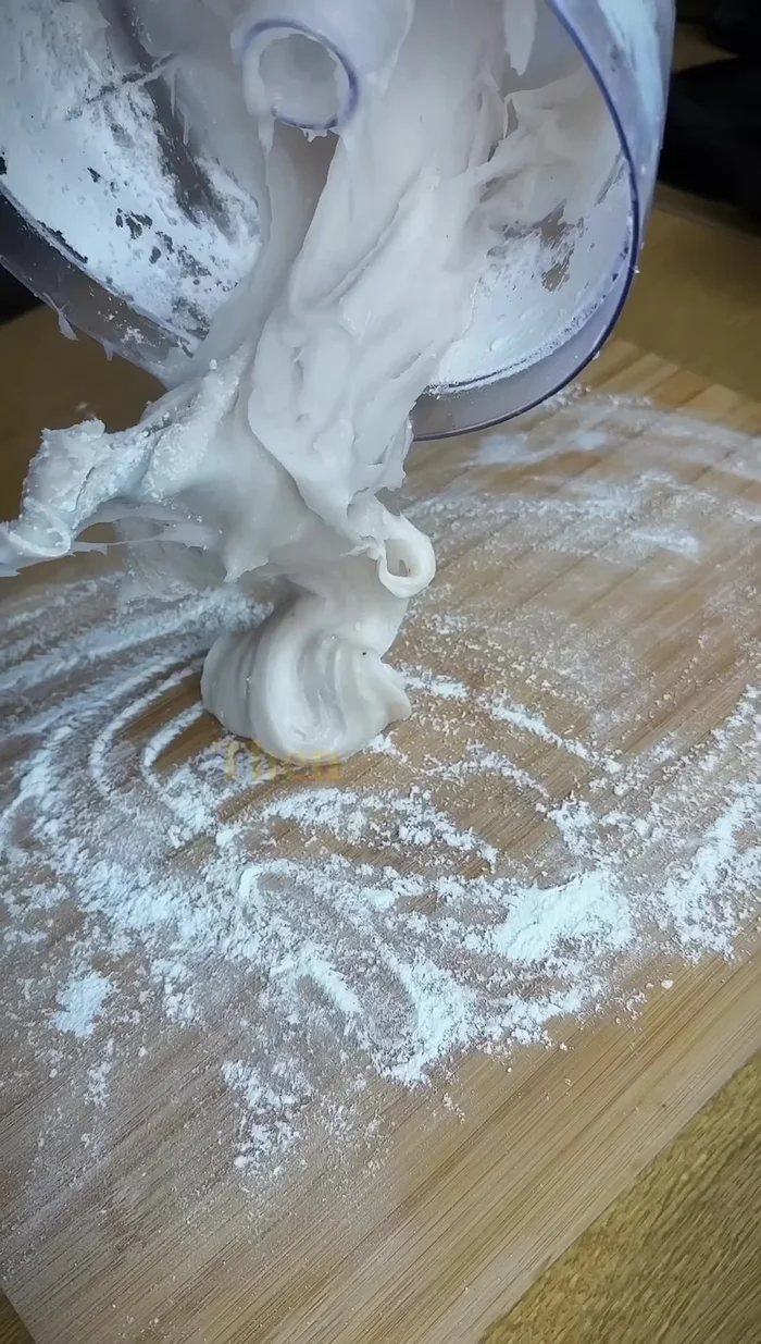 Combine the rice mixture and the butter-sugar-jam mixture to form a sticky dough.