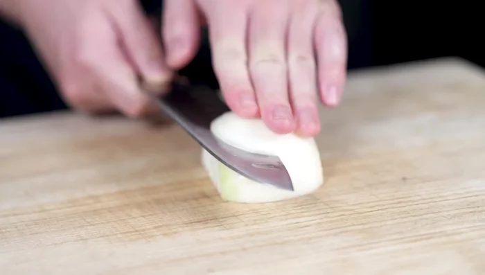 Finely chop the onion.