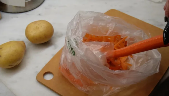 Add curry roux. Once the vegetables are tender, turn off the heat and gently stir in the curry roux until melted and fully incorporated. Do not overheat.