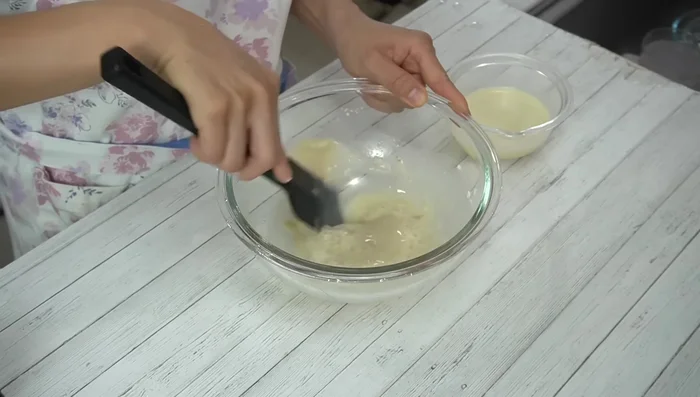 Add remaining soy milk and mix well.