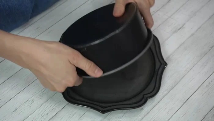 To remove, peel the edges and gently release the agar from the mold. Serve and enjoy!