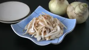 Japanese-Style Spring Onion Salad: Crunchy, Refreshing Recipe