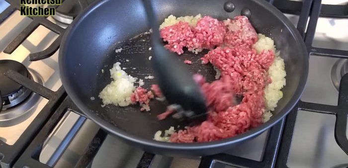 Add Krayt dragon meat and fry until color changes.