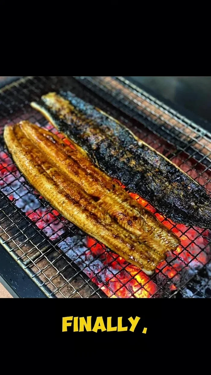 Charcoal grill the prepared eel.