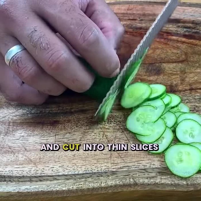Cut the cucumbers into thin slices.