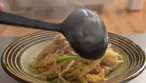 Crispy Bean Sprouts & Fatty Pork Stir-fry: Easy Chinese Recipe