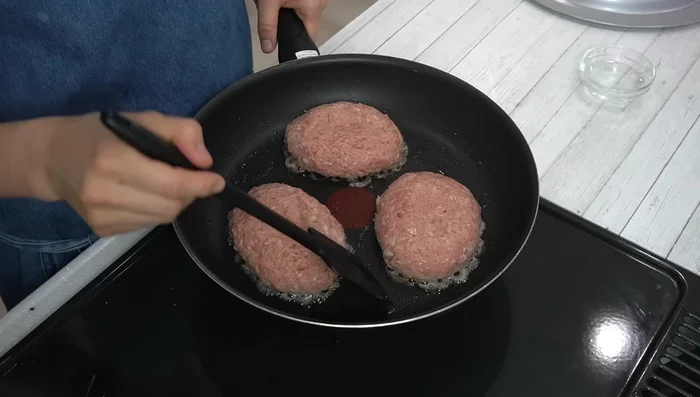 Brown the patties on both sides for about 1.5 minutes per side over medium heat.