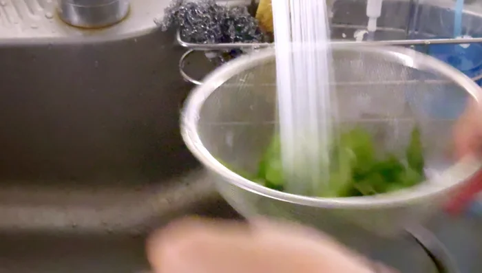 Prepare edamame (defrost if frozen).